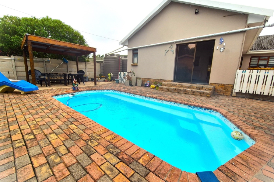 3 Bedroom Property for Sale in Loerie Park Western Cape